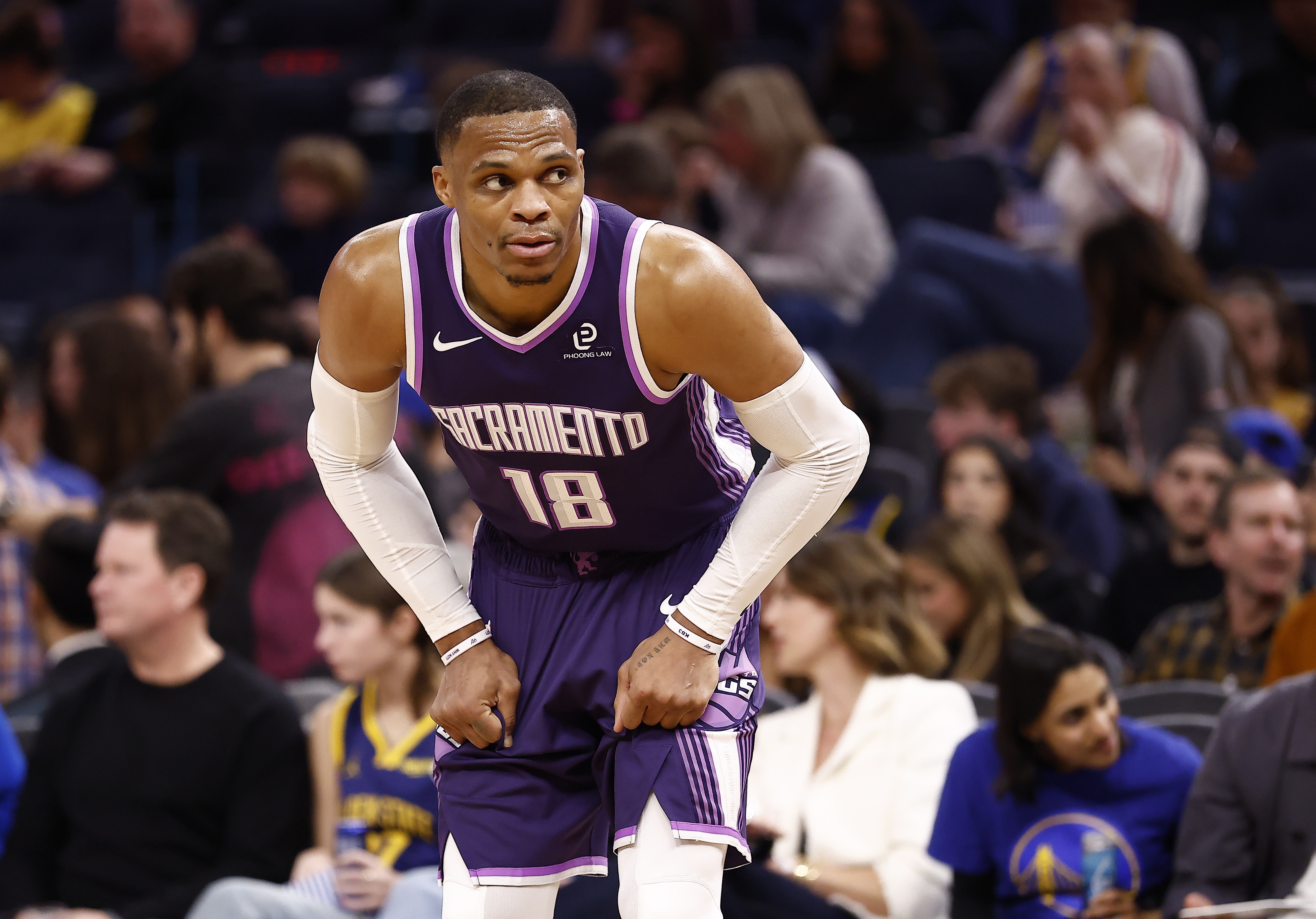 Baccarat-三分你最准呀！威少半场有攻有传 三分5中3拿到11分3助攻