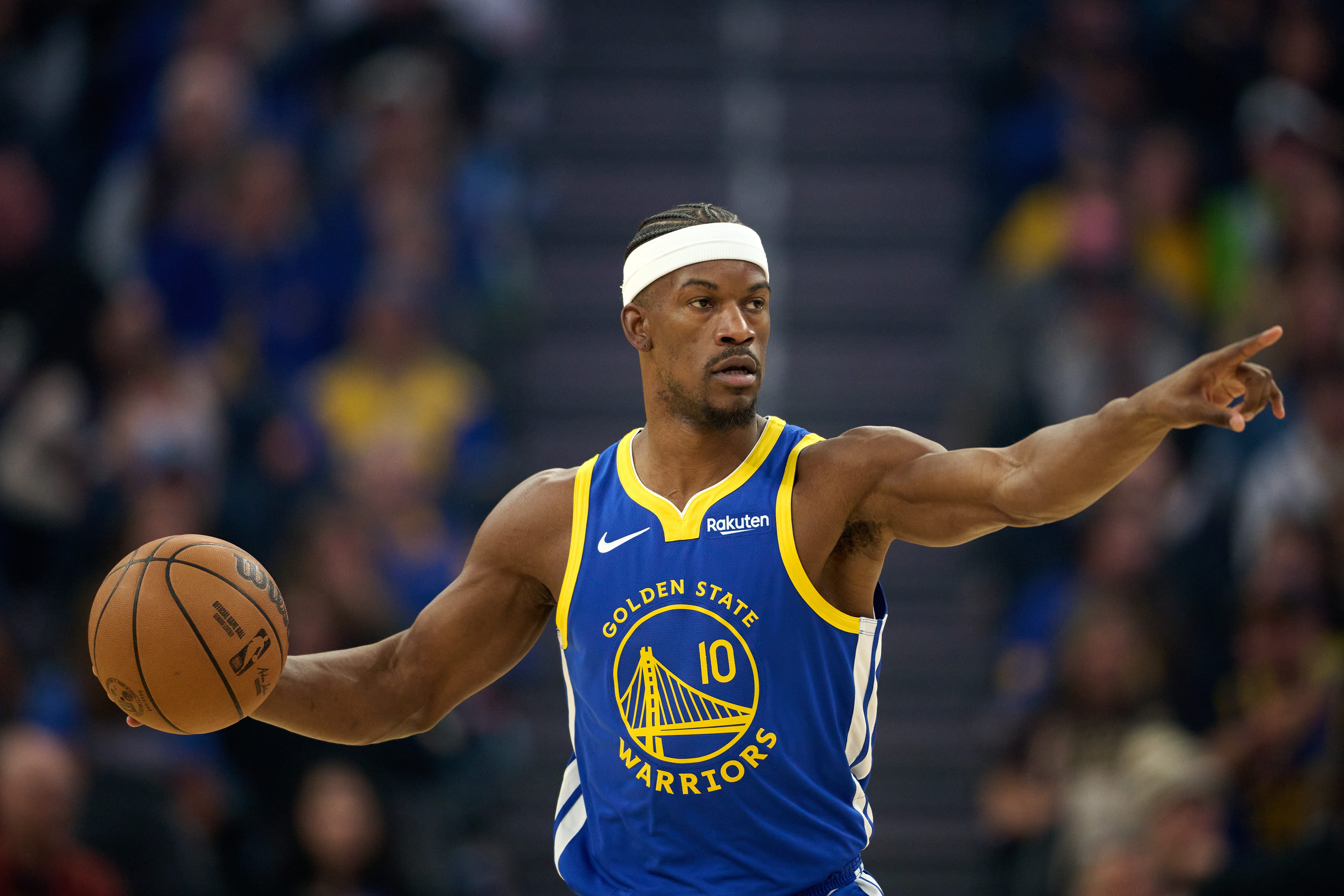 玩法-活力十足！巴特勒22中14轰全场最高32分外加8板4助 其中7前场板